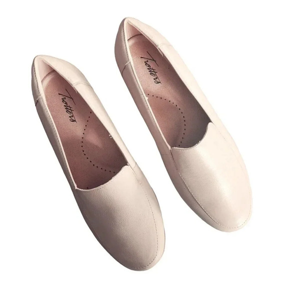 New Trotters Flat Loafers Women’s Size 9.5 M Off-White Nude Slip-On - Picture 2 of 8
